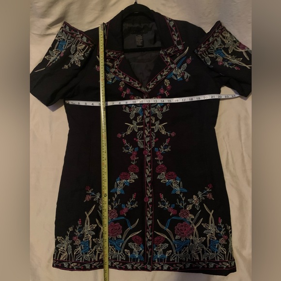 Silkland black silk (and 2% rayon) long, embroidered jacket size XL. - Picture 2 of 6
